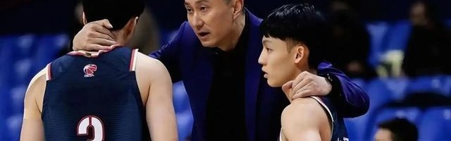 b体育app-徐杰冲助攻里程碑！杜锋许利民对决，这场对决直接决定四强格局？