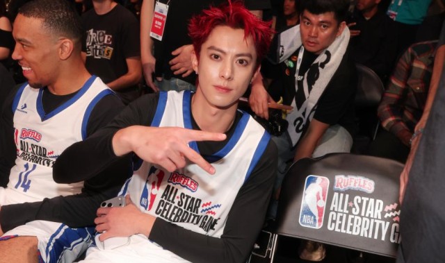 b体育官网-NBA全明星名人赛：王鹤棣10+4 字母哥队力克安东尼队