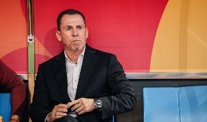 北青体育：久尔杰维奇接近新国青帅位，上村健一很难被足协留用