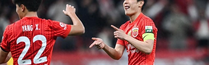 武磊替补不到8分钟双响 上海海港4-1青岛西海岸 郑智执教遭两连败|青岛市|梅米舍维奇|穆斯卡特|李帅|中超_新浪体育_新浪新闻