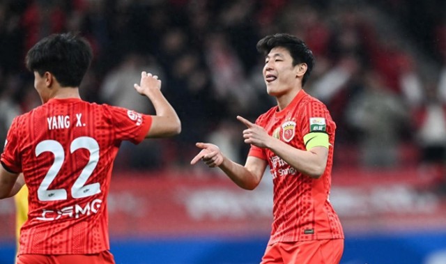 武磊替补不到8分钟双响 上海海港4-1青岛西海岸 郑智执教遭两连败|青岛市|梅米舍维奇|穆斯卡特|李帅|中超_新浪体育_新浪新闻